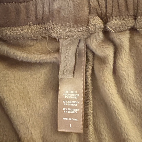 Skims Wide Leg Velour Lounge Pants ~ Size Large ~ So Soft - Picture 4 of 5